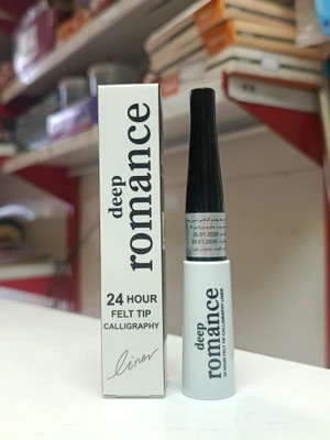 خط چشم مویی رنگ: مشکی کاربنیDeep Romance Eyeliner